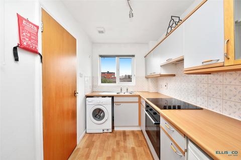 1 bedroom apartment to rent, Northiam Street, London, E9
