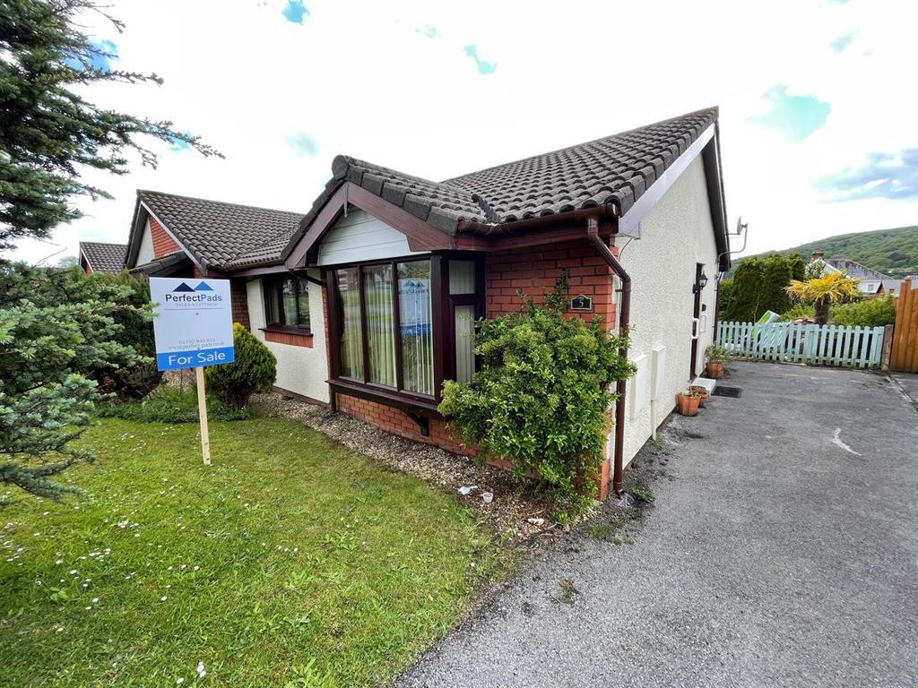 Brunner Drive, Clydach, Swansea 2 bed bungalow for sale £130,000