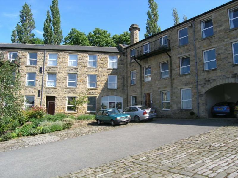 BIRDCAGE WALK OTLEY LS21 HH 1 bed apartment £575 pcm (£133 pw)