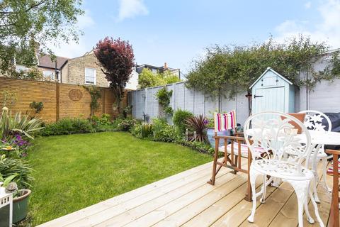 16 Freshford Street, London, SW18 3TF