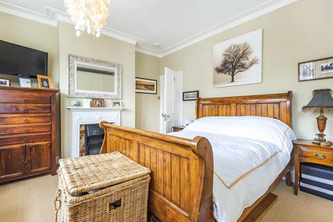 16 Freshford Street, London, SW18 3TF