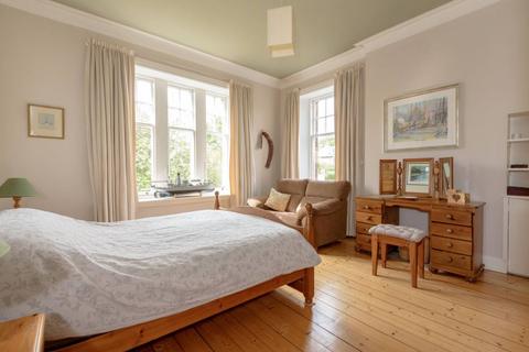 32 Dirleton Avenue, North Berwick, EH39 4BQ
