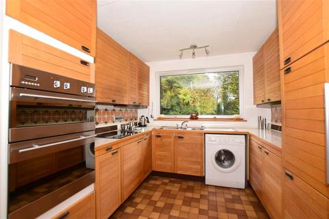 20 Singledge Avenue, Whitfield, Dover, CT16 3LQ