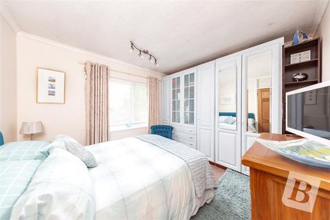 76 Kitchener Avenue, Gravesend, DA12 5JF