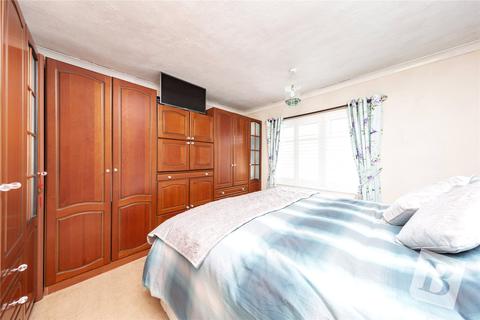 76 Kitchener Avenue, Gravesend, DA12 5JF