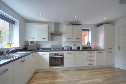 17 Beech Grove, South Molton, EX36 3DH