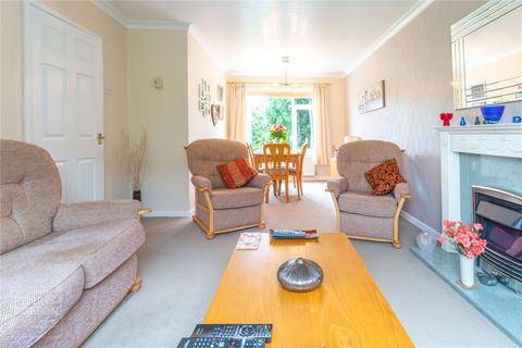 16 Arden Close, Glossop, SK13 6PD