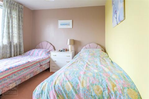 16 Arden Close, Glossop, SK13 6PD