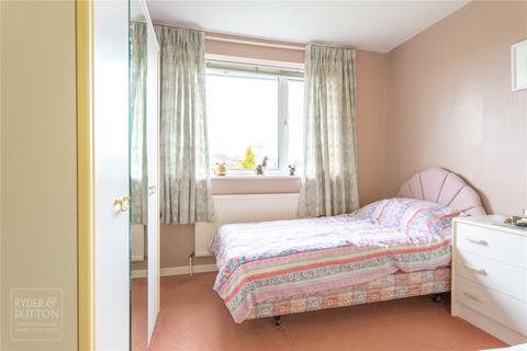 16 Arden Close, Glossop, SK13 6PD