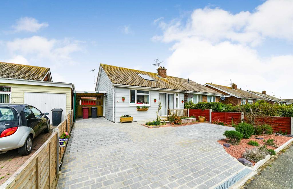 Broadview, Selsey 3 bed semidetached bungalow £315,000