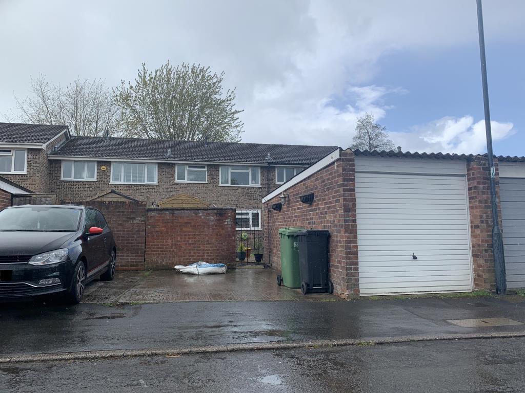 41 Woodchester, Yate, Bristol 3 bed terraced house £150,000