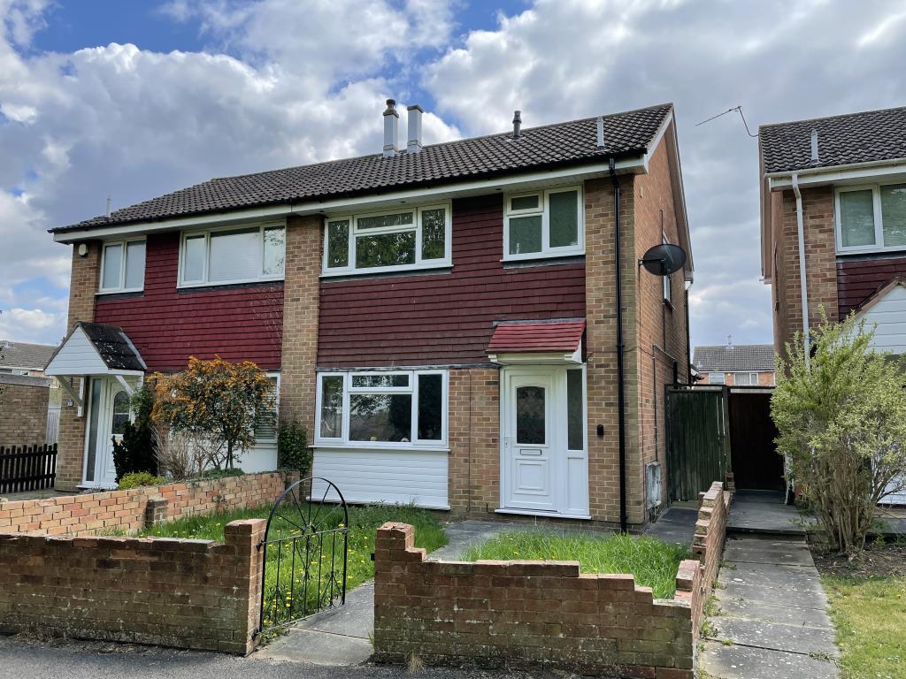 65 Calder Vale, Bletchley, Milton Keynes 3 bed semidetached house £