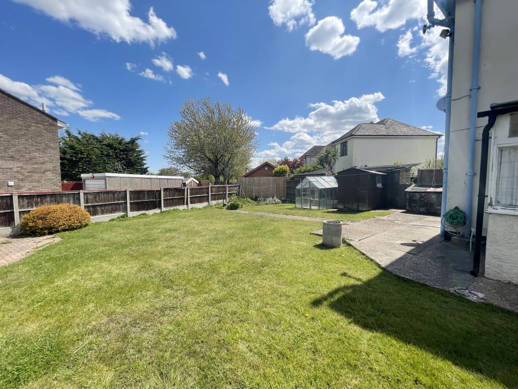 1 Farm Road, East Tilbury, Tilbury... 3 bed semidetached house £250,000