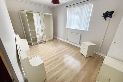1 Farm Road, East Tilbury, Tilbury, RM18 8RD