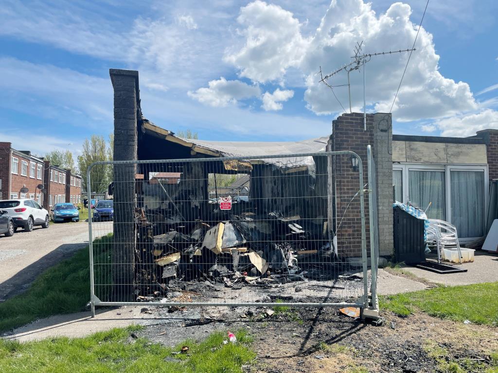 7 Sheppey Beach Villas, Manor Way... 2 bed bungalow £10,000