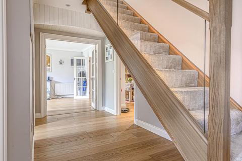 27 Vanbrugh Gate, Broome Manor, Swindon, SN3 1NQ