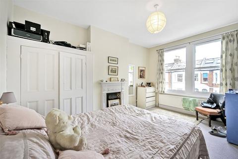 18 Whitehall Gardens, London, W4 3LT