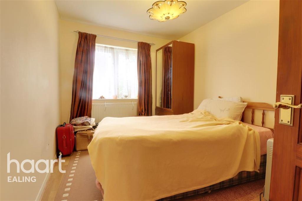 St Pauls Close, Ealing, W5 1 bed flat £1,150 pcm (£265 pw)