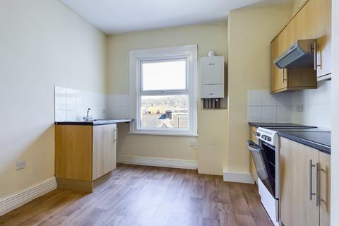 2 bedroom flat to rent, London Road, Dover