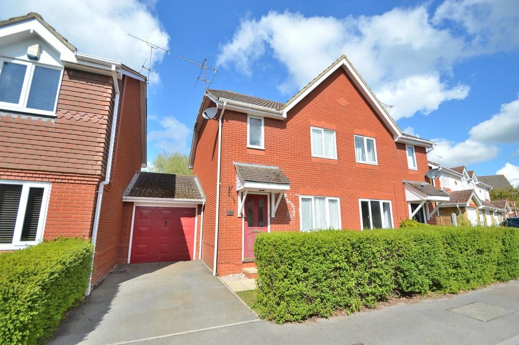 Larkspur Drive, Chandler's Ford 3 bed semidetached house £350,000