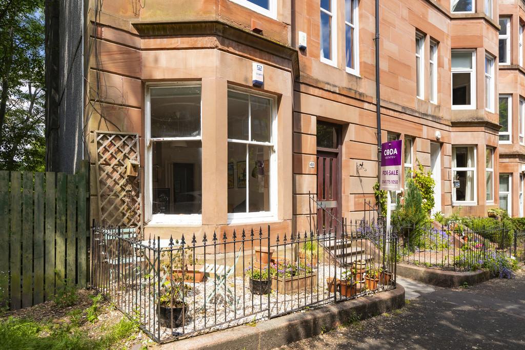 Bellwood Street, Shawlands, Glasgow 1 bed ground floor flat £165,000