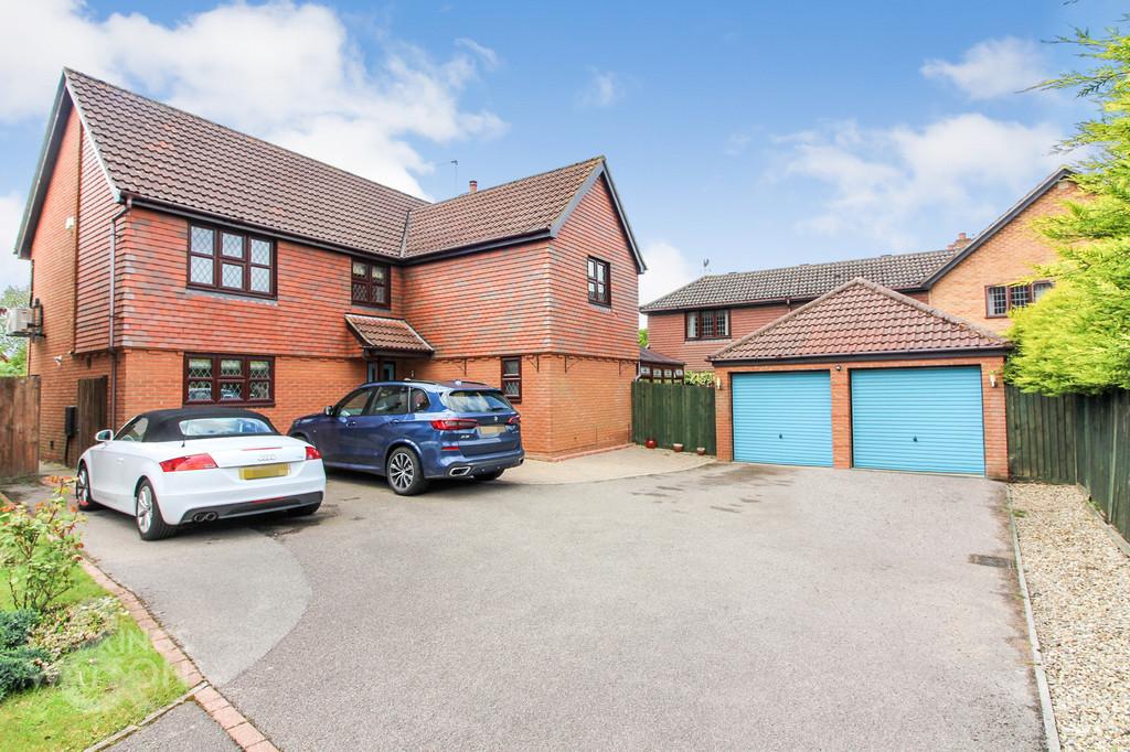 Barker Way, Thorpe End, Norwich 5 bed detached house £575,000