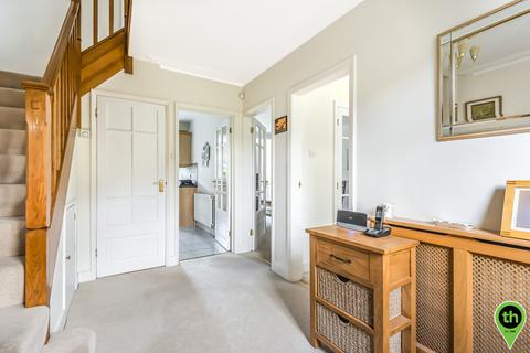 33 Parsons Crescent, Edgware, HA8 8QG