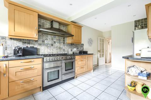 33 Parsons Crescent, Edgware, HA8 8QG