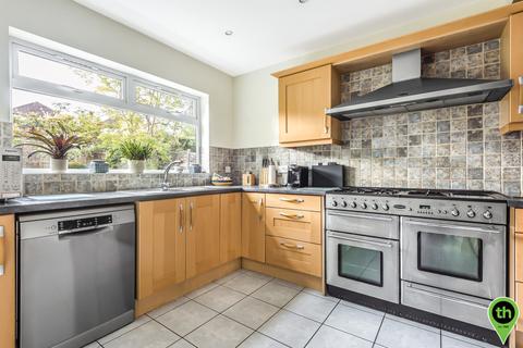 33 Parsons Crescent, Edgware, HA8 8QG