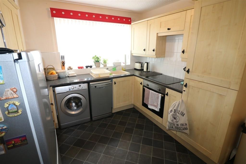 Victor Street, Newbridge Road, Hull 3 bed terraced house £500 pcm (£