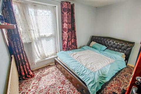 2 bedroom property for sale, Eglinton Road, Plumstead