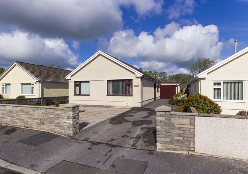 Cilddewi Park, Johnstown, Carmarthen 3 bed detached bungalow £217,500