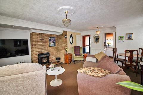 21 Broad Acres, Coven, Wolverhampton, WV9 5AG