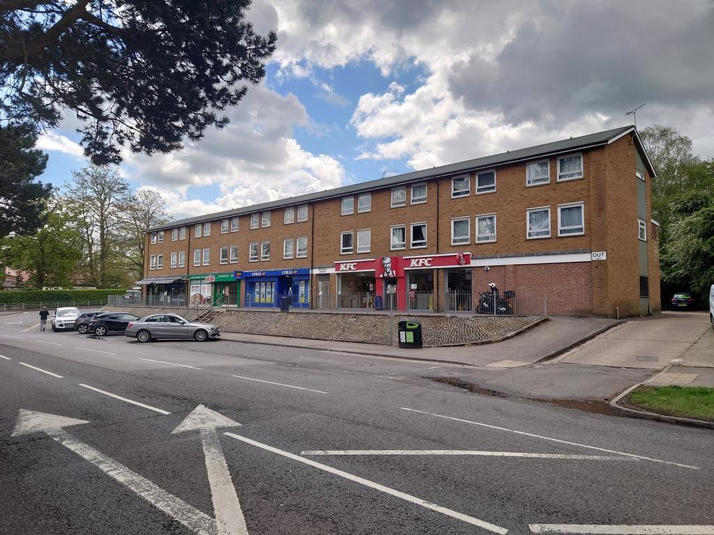 Sutton Road, Maidstone, ME15 2 bed apartment £775 pcm (£179 pw)