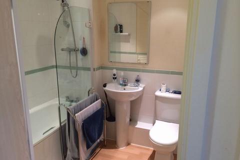 Studio to rent, Trentham Court, North Acton