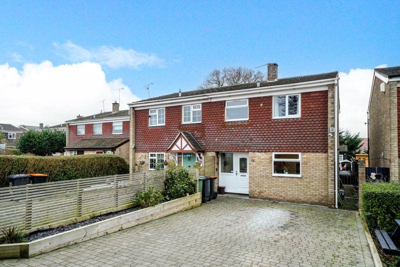St. Andrews Close, Slip End 3 bed semi-detached house for sale - £415,000