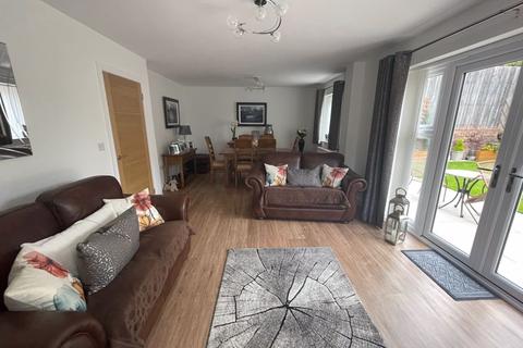 18 Chestnut Close, Chasetown, Burntwood, WS7 3AD