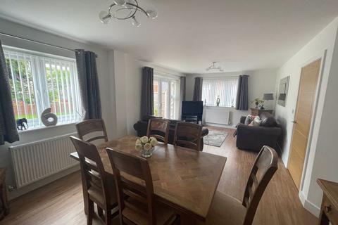 18 Chestnut Close, Chasetown, Burntwood, WS7 3AD