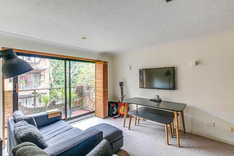 56 Campion Close, Croydon, CR0 5SN