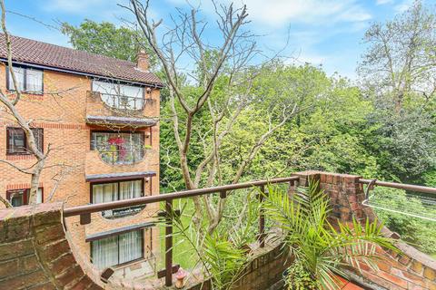 56 Campion Close, Croydon, CR0 5SN