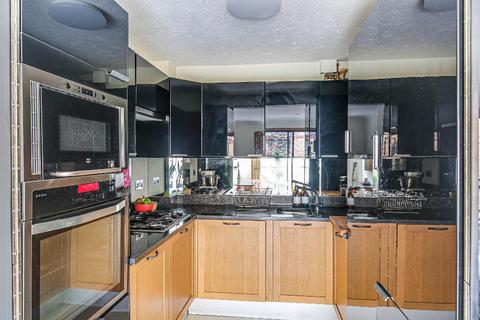 56 Campion Close, Croydon, CR0 5SN