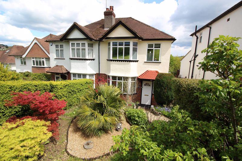 BURNTWOOD LANE, CATERHAM 3 bed semidetached house £575,000