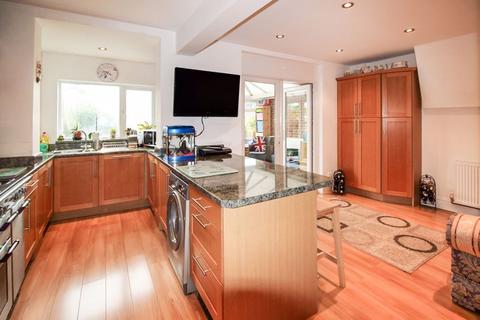 19 Avenue Road, Caterham, CR3 5TR