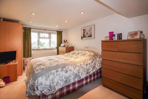 19 Avenue Road, Caterham, CR3 5TR