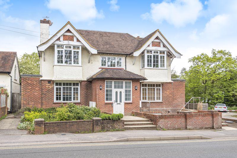 Wey Hill, Haslemere 1 bed £800 pcm (£185 pw)