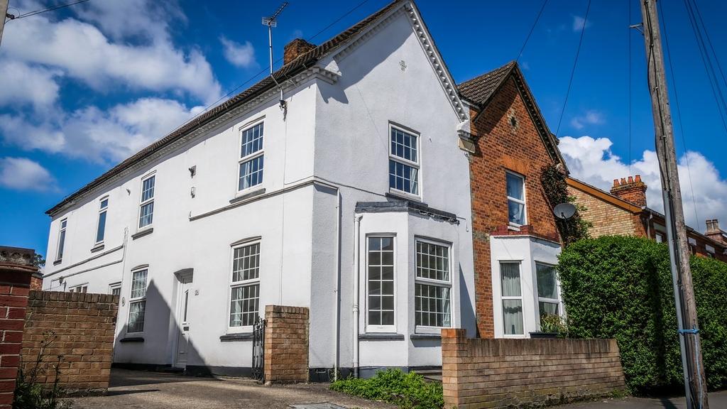 Spring Road, Kempston, Bedford, MK42 2 bed house £200,000