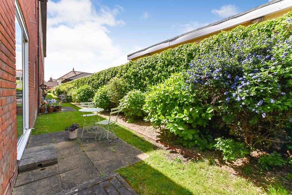 High Street, MALDON, CM9 1 bed retirement property £140,000
