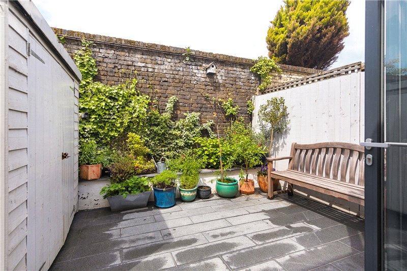 Henshaw Street, Elephant & Castle... 3 bed terraced house £950,000