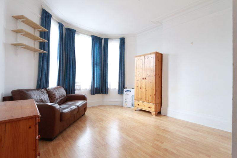 Palmerston Road, Wood Green / Palmers Green N22 Studio £750 pcm (£173 pw)