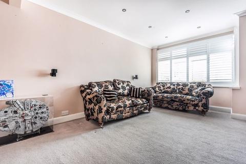 32 Oxford Road, Carshalton, SM5 3QY